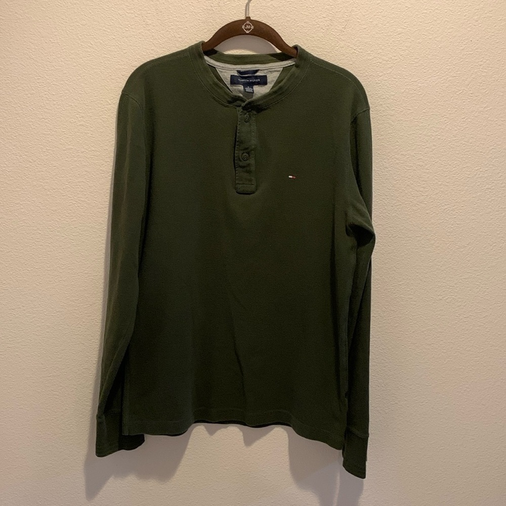 Tommy Hilfiger Mens Army Green tight waffle shirt. Standard Tommy Logo. M.‌‌‌‍‍‍